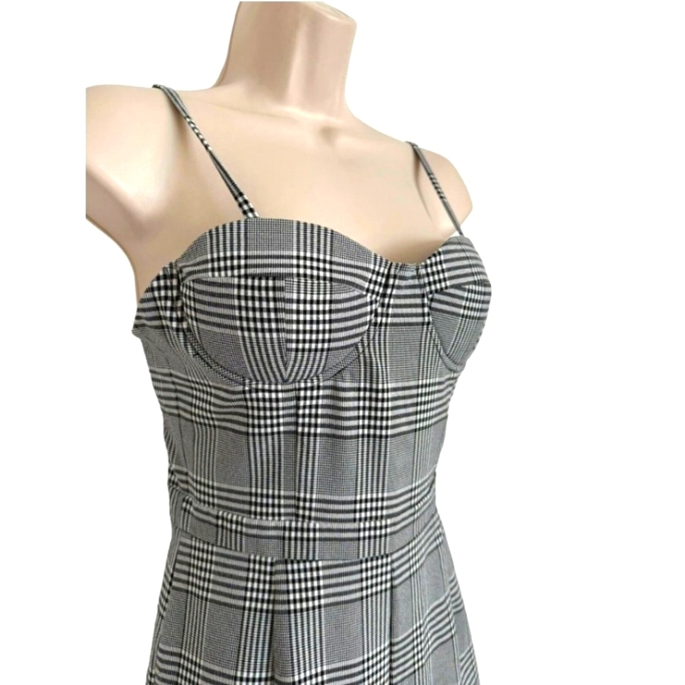 Olivaceous Jumpsuit Plaid Adjustable Spagetti Straps Size Large NWT - Picture 3 of 15